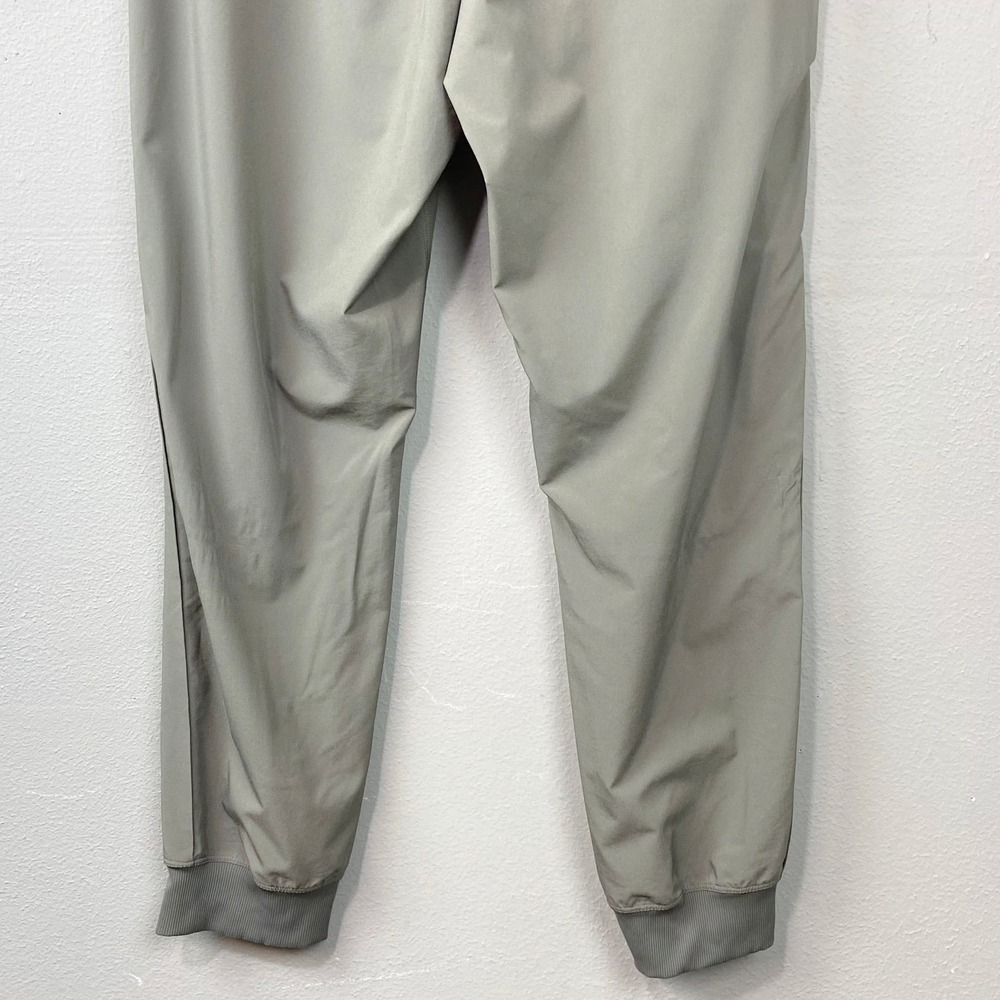 Lululemon Wanderer Cropped Jogger Pants Size 10 Grey‎ Sage Athleisure Workout - Picture 9 of 10
